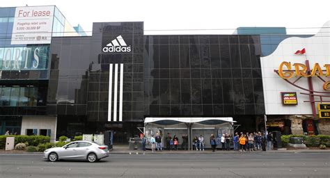 adidas outlet las vegas